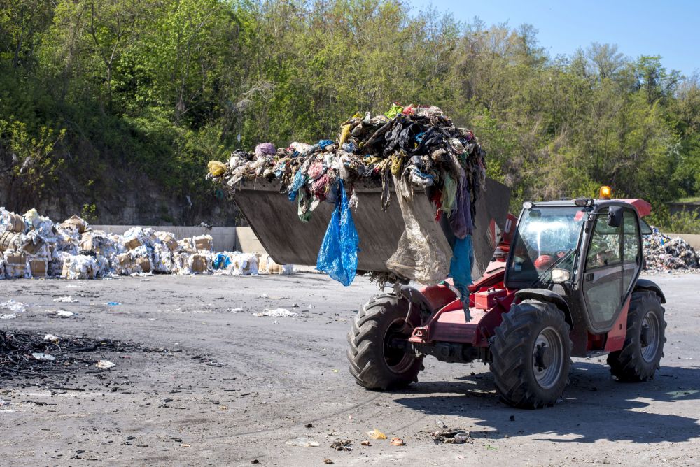 UK Agency Steps in to Clear illegal Waste Site in Oxfordshire