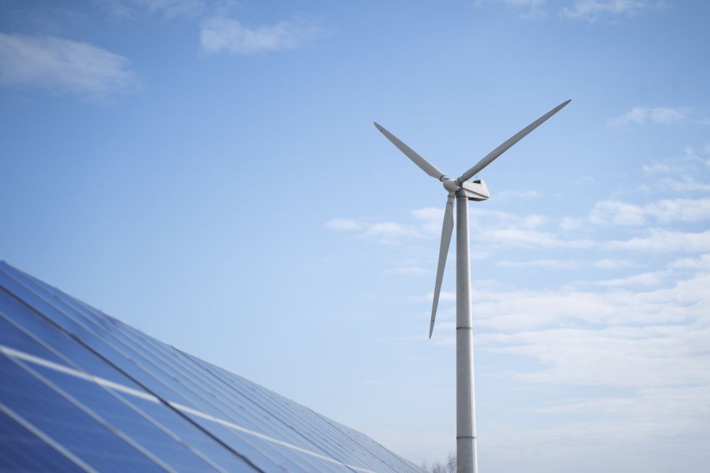 Wind and Solar Overtake Fossil Fuels in EU Power Generation